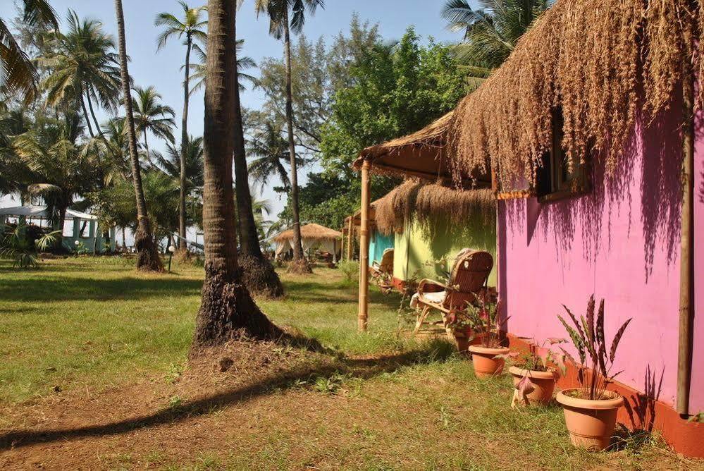 Mamagoa Resort Morjim Buitenkant foto