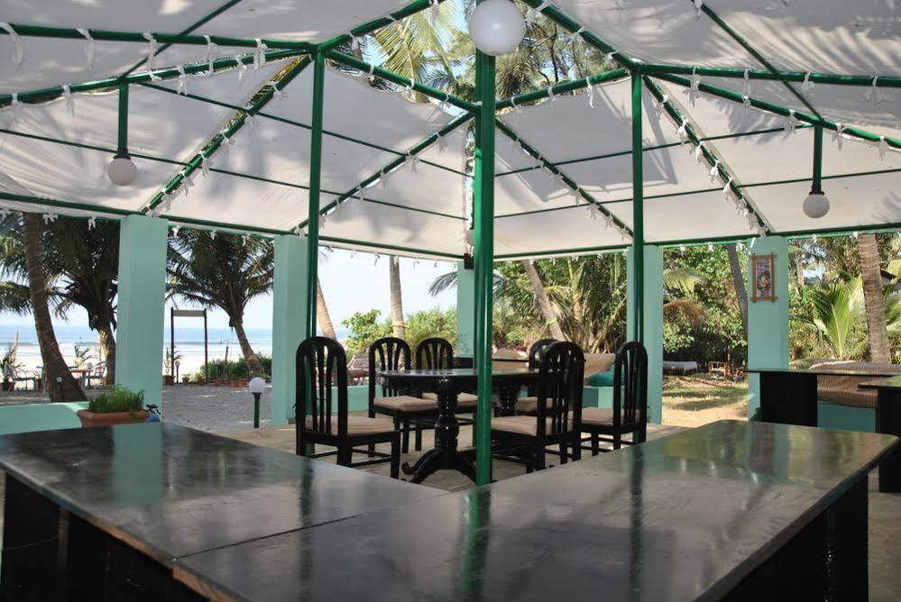 Mamagoa Resort Morjim Buitenkant foto